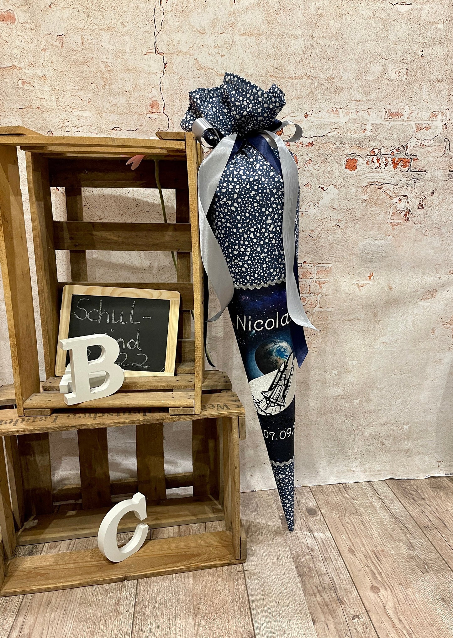 Zuckertüte Schultüte mit Weltraum und Raumschiff