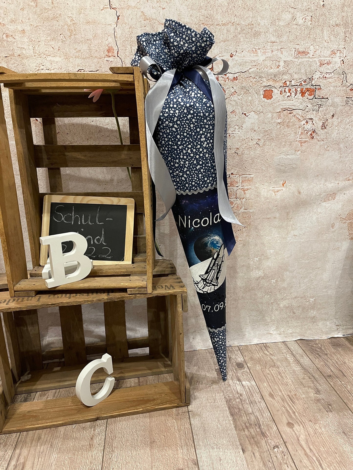 Zuckertüte Schultüte mit Weltraum und Raumschiff